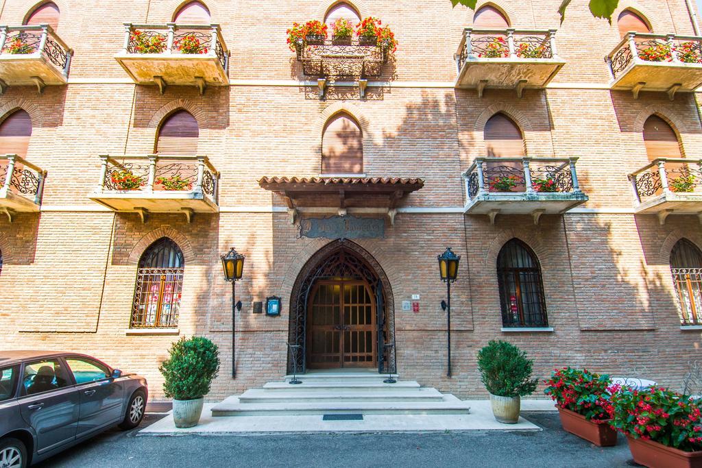 بوسيتو Hotel I Due Foscari المظهر الخارجي الصورة